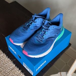 Size 9, Hoka Arahi 5